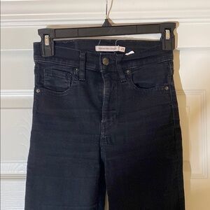 Levi’s Black High Rise Straight 25